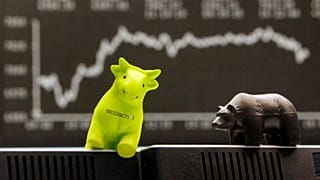 بورس فرانکفورت(عروسک‌های خرس و گاو به عنوان نماد بازار راکد و پررونق) 