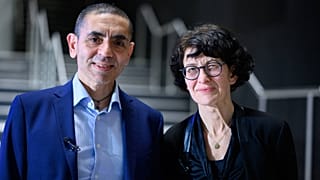 BioNTech'in kurucuları Uğur Şahin ile Özlem Türeci