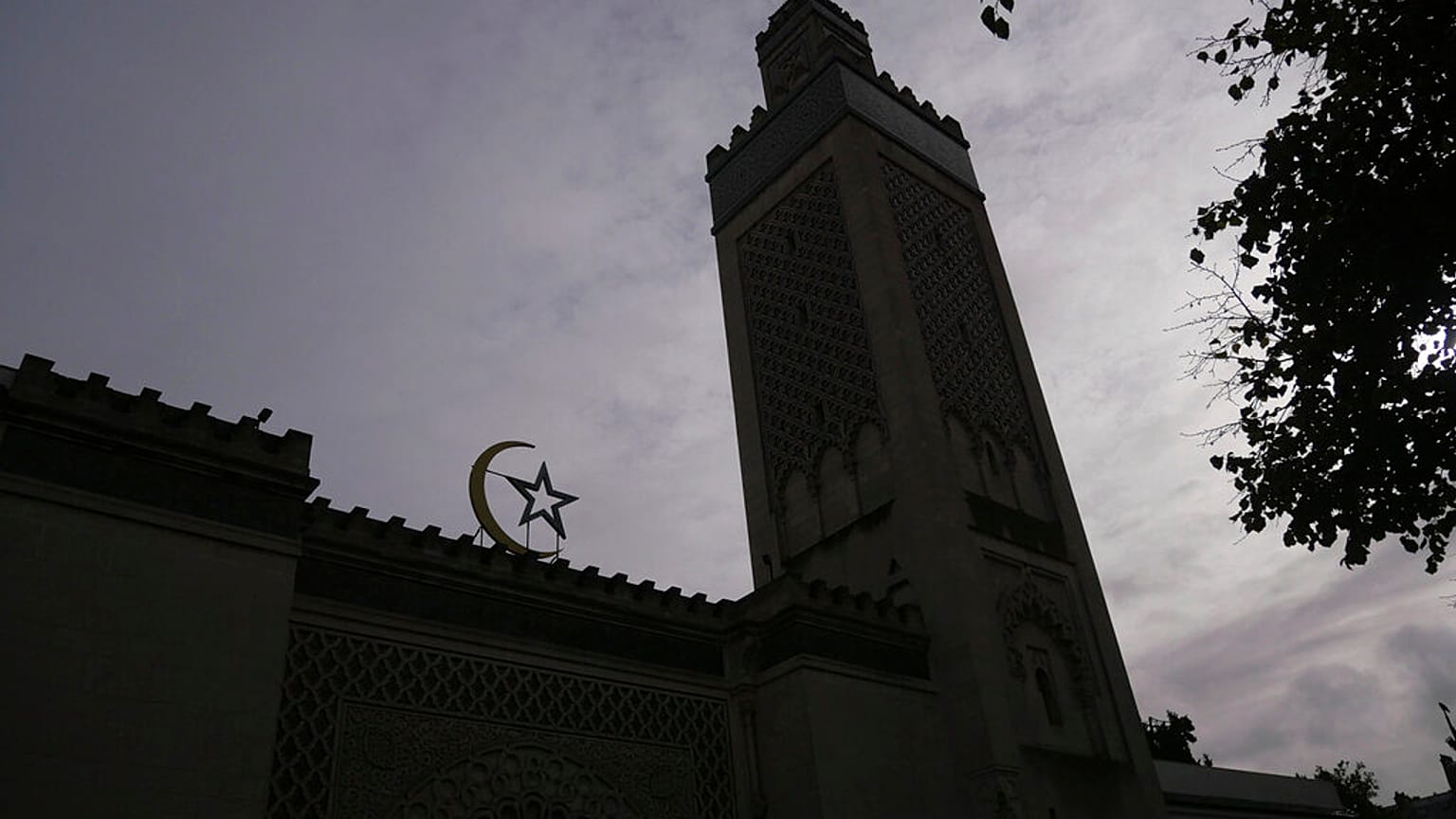 Paris Camii, arşiv