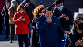 Η ζωή με μάσκα παντού