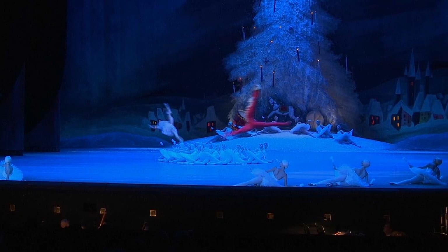 Escena de "El Cacasnueces" interpretada por el ballet Bolshói en Moscú