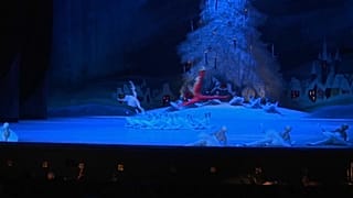 Escena de "El Cacasnueces" interpretada por el ballet Bolshói en Moscú