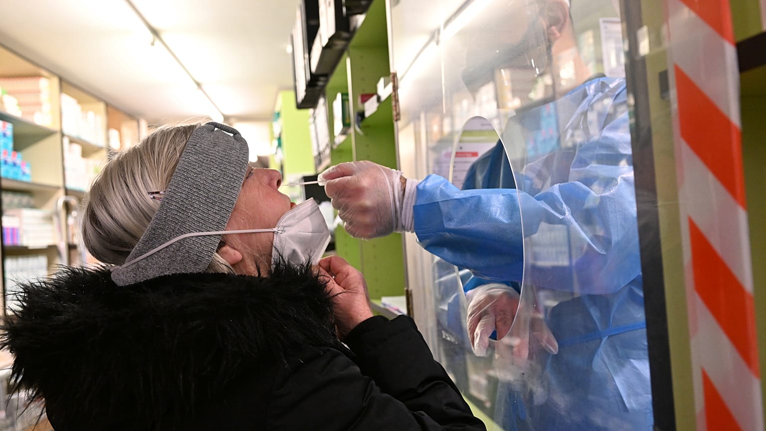 Coronatest in der Innenstadt von München am 28.12.2021