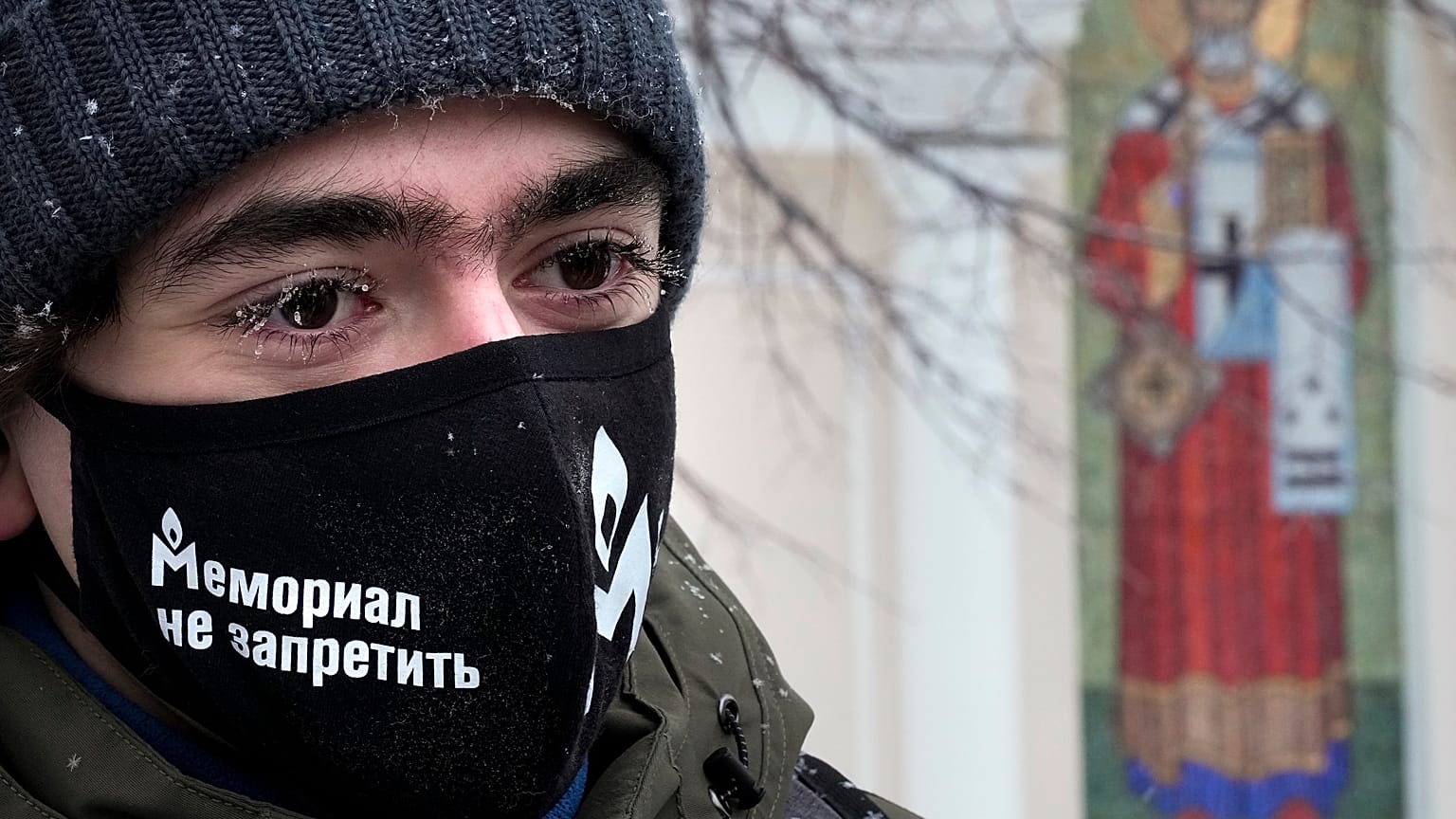 У здания Мосгорсуда собрались противники ликвидации "Мемориала"
