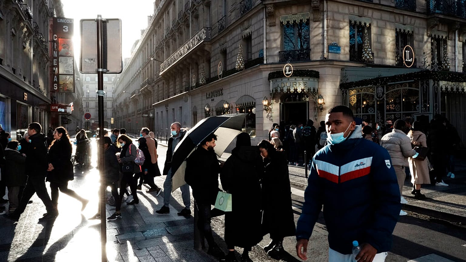Menschen in Paris, 28.12.2021