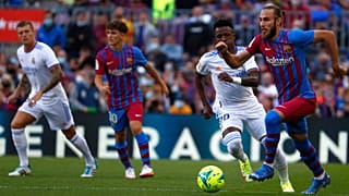 مباراة الدوري الإسباني لكرة القدم بين نادي برشلونة وريال مدريد في ملعب كامب نو في برشلونة، إسبانيا، الأحد 24 أكتوبر 2021