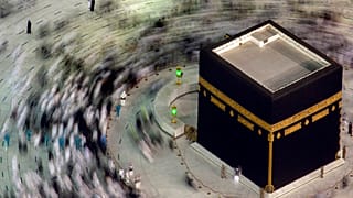 Suudi Arabistan kutsal mekanlarda yeniden kısıtlamalar getirdi