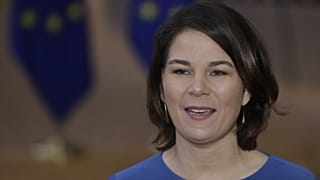 Annalena Baerbock német külügyminiszter az Európai Tanács brüsszeli épületében