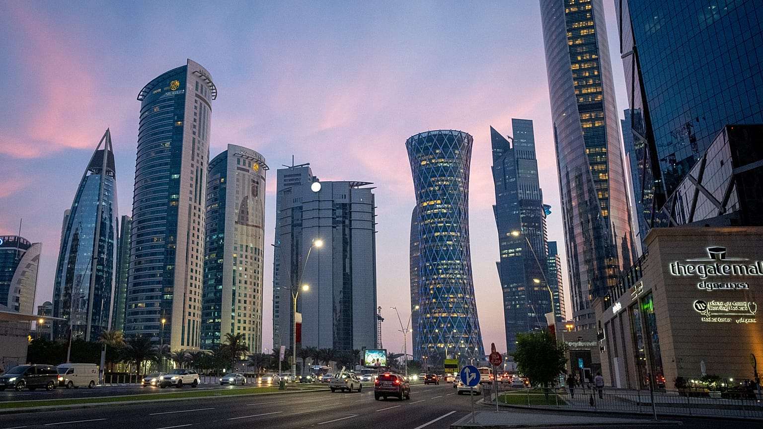 قطر تستعد لاستقبال 1.2 مليون زائر في في الصيف القادم.. لكنها خصصت حتى الآن 90 ألف قرفة لإقامتهم