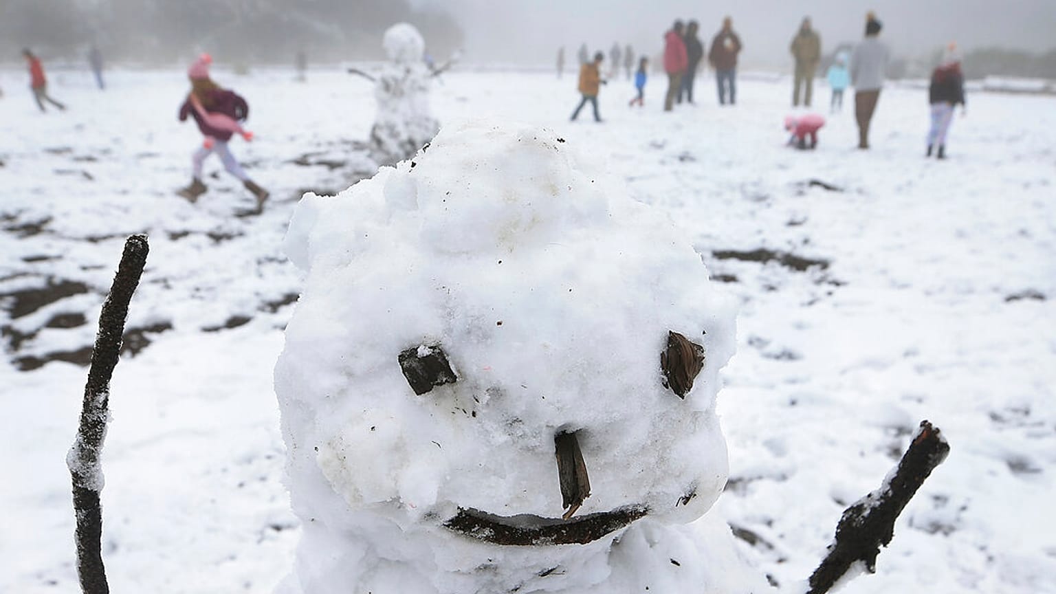 Schnee am Cobb Mountain in Kalifornien