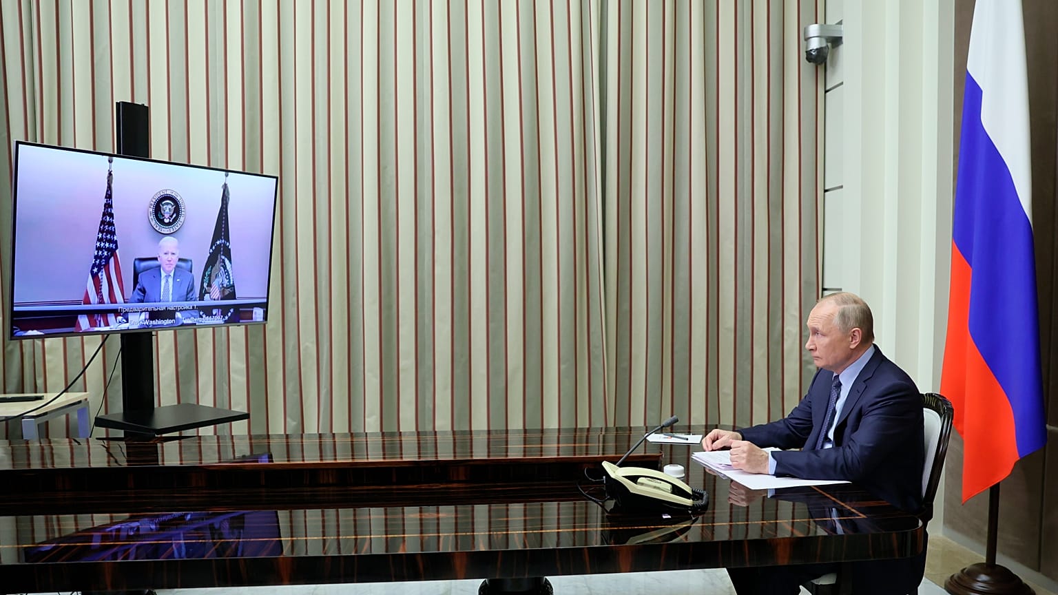 Biden-Putin, prove di disgelo sull'Ucraina