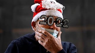 Un homme à Tel Aviv, le 31 décembre 2021