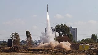 نظام الدفاع الجوي القبة الحديدية في تل أبيب.