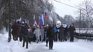 Russian town swaps New Year champagne for running