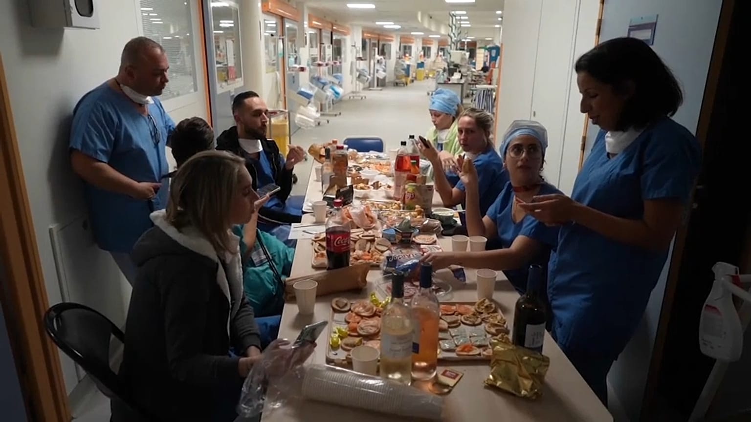 Le Covid donne le La du début d'année : l'Europe face à la propagation fulgurante d'Omicron