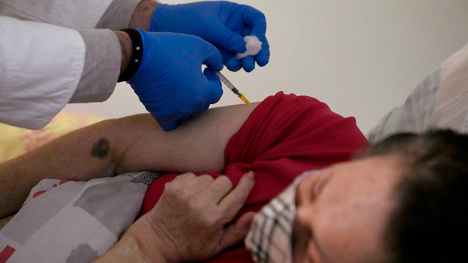 Χορήγηση κατ' οίκον της ενισχυτικής δόσης του εμβολίου Covid