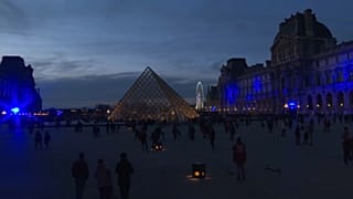 Paris en bleu pour la présidence française de l'Union européenne