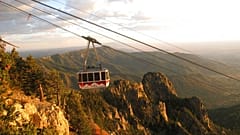 Le téléphérique Sandia Peak à Albuquerque, l'une des principales attractions de la ville du Nouveau-Mexique
