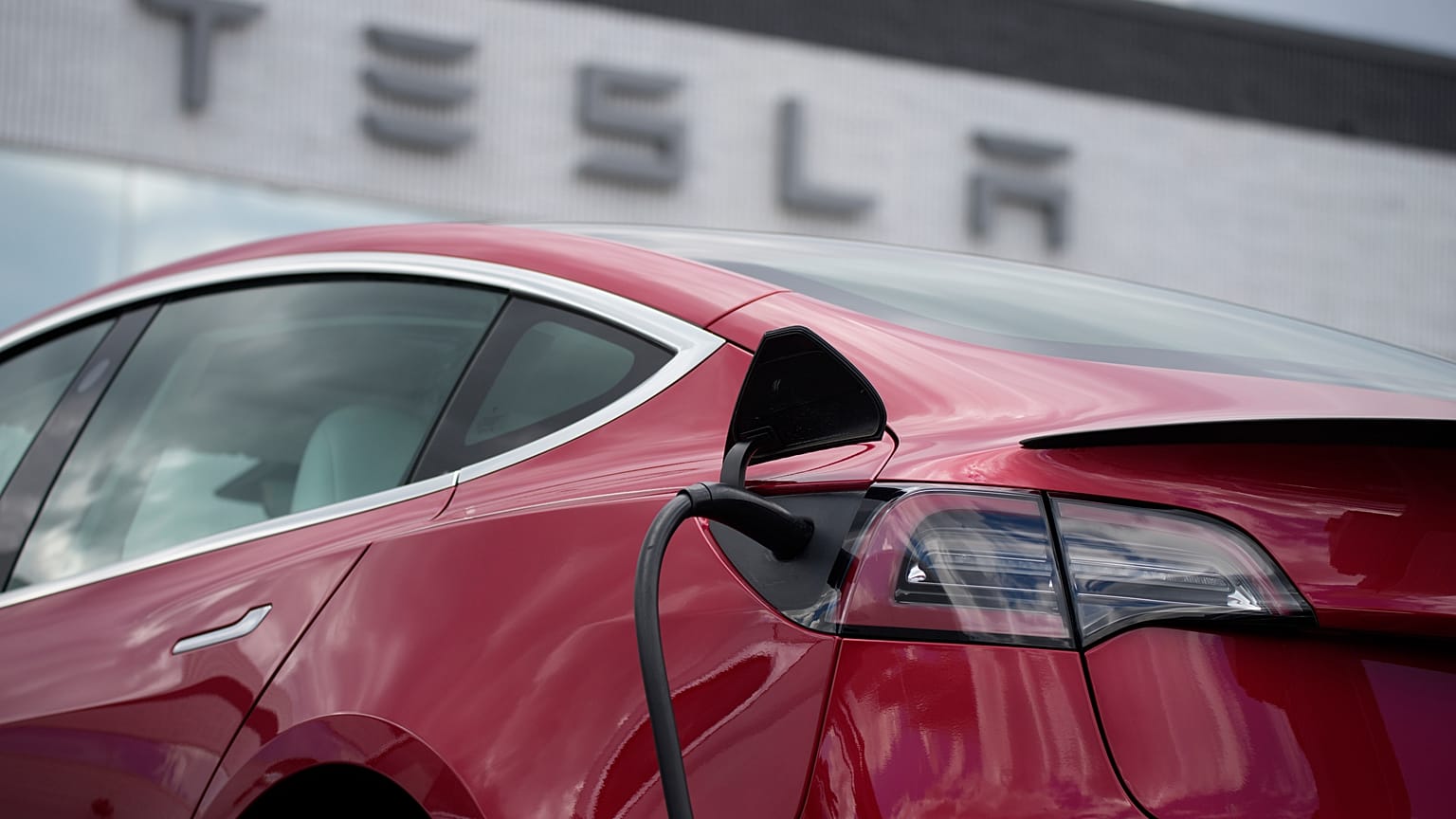 Tesla Model 3 стала самой продаваемой моделью в Норвегии. 