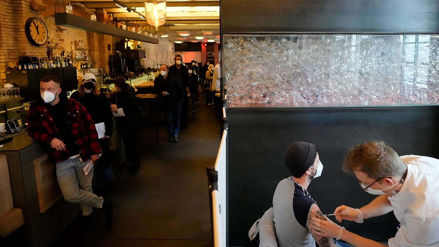 Das Lokal Sage Beach ist auch dabei: Vier Lokale in Berlin sind in Impfstellen umfunktioniert worden