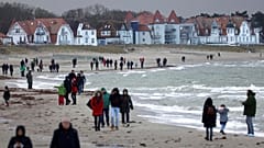 Am Strand von Warnemünde am 3. Januar 2022