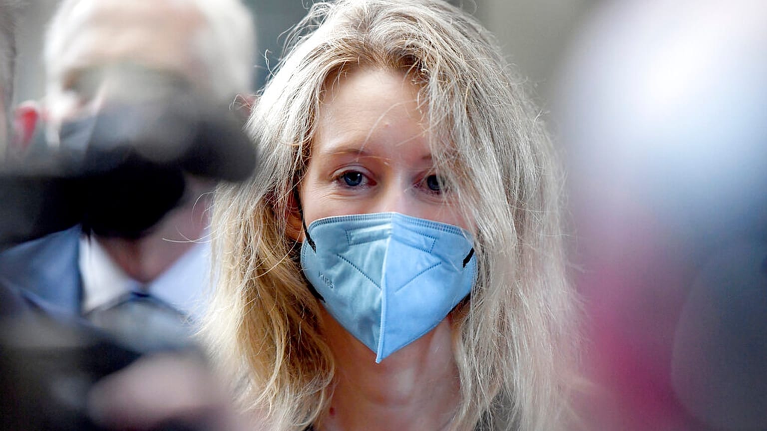 Theranos'un kurucusu Elizabeth Holmes dolandırıcılıktan suçlu bulundu