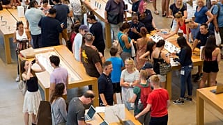 Apple, borsada 3 trilyon doları aşan ilk şirket oldu (Arşiv)