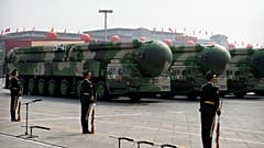 China reconoce que está "modernizando" su arsenal nuclear