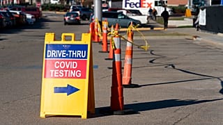 Covid-19 : record vertigineux aux Etats-Unis avec plus d'un million de cas en 24 heures