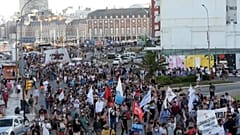 Manifestación contra la exploración petrolífera en la zona marítima de Mar del Plata