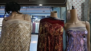 Des mannequins dont les têtes ont été coupées à Herat