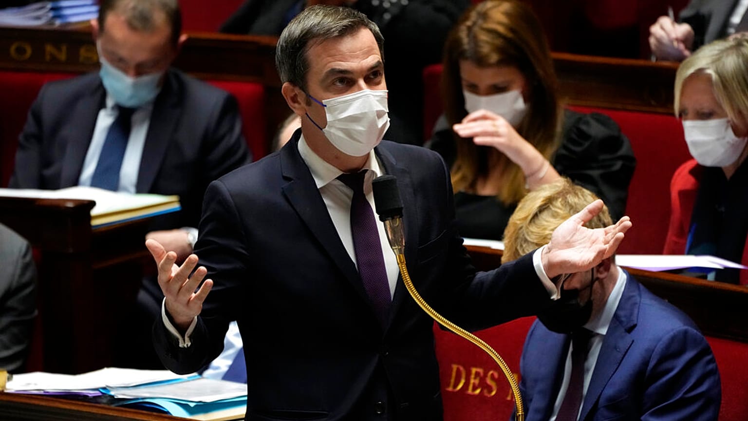 Olivier Véran à l'Assemblée nationale, Paris, le 4 janvier 2021, France