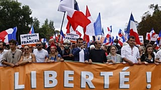 Fransa'da aşı belgesine karşı yapılan bir protesto (arşiv)