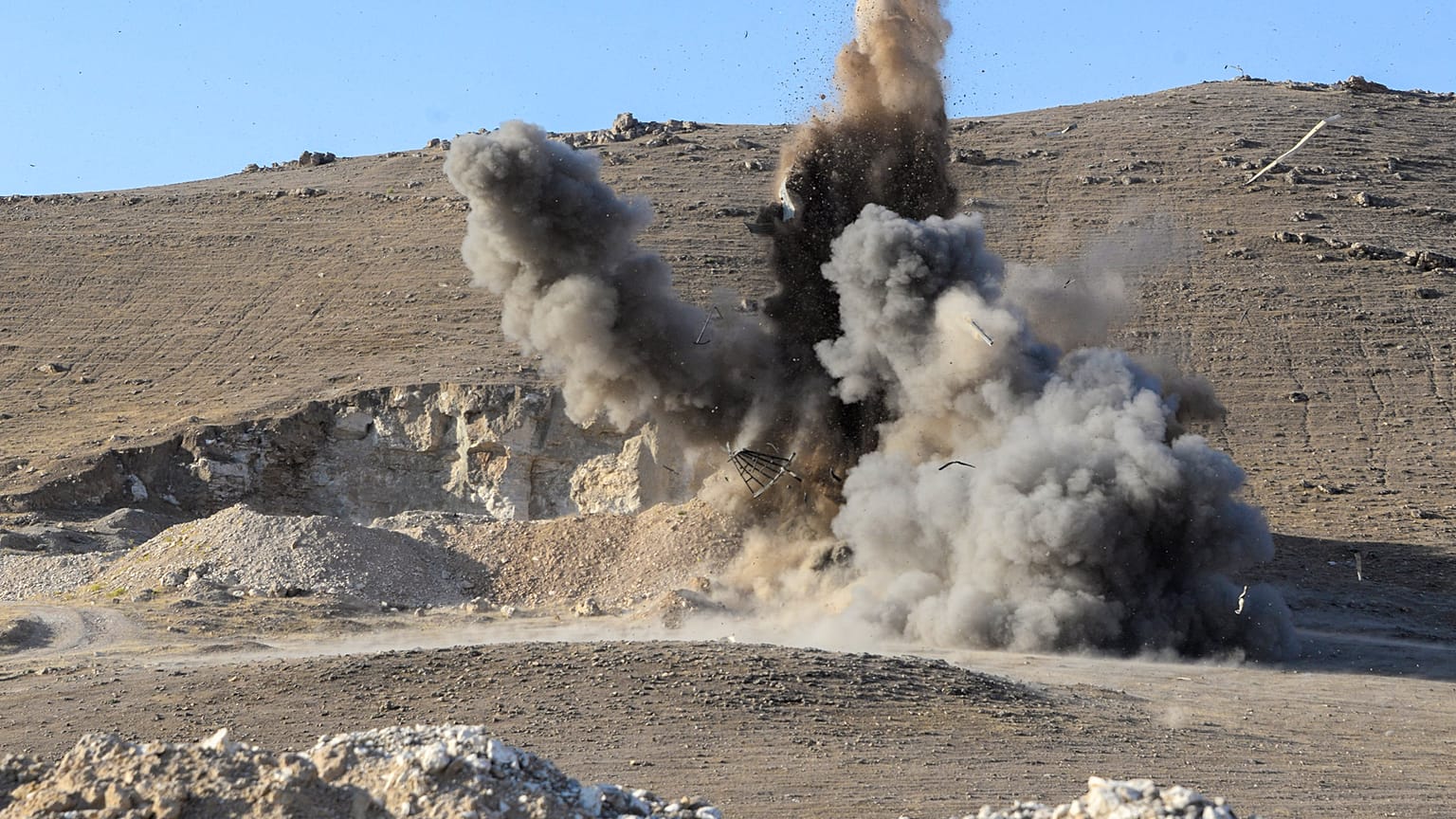 Archiv: Irakische Soldaten bei einem Einsatz in Mosul am 11. Juli 2021.