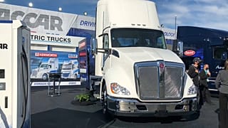 Un mitico camion americano completamente elettrico!!!! 