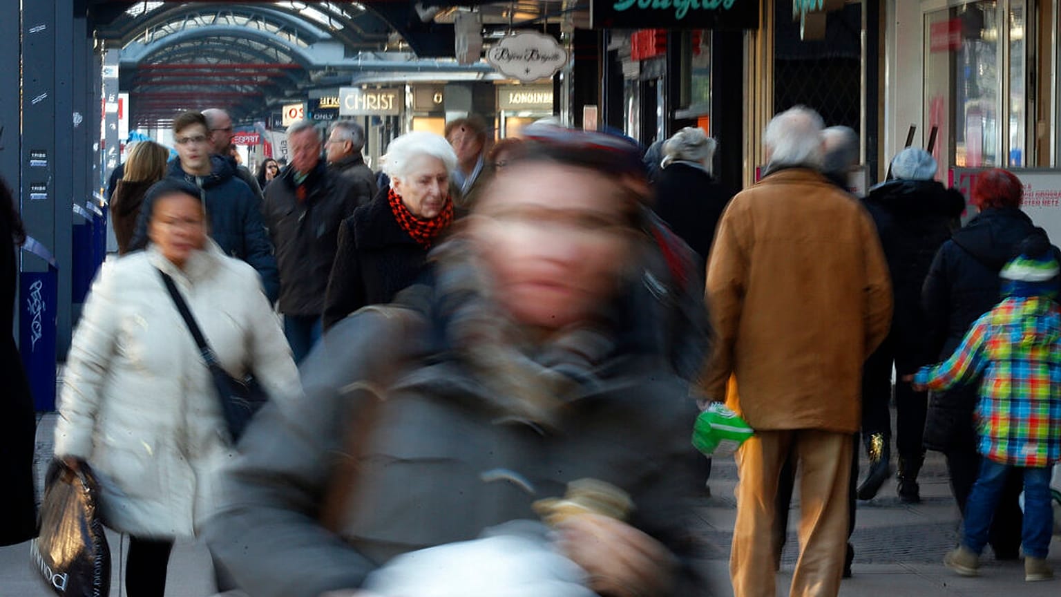 Euro Bölgesi'nde şubatta yüzde 8,5 olan yıllık enflasyon, martta yüzde 6,9'a geriledi