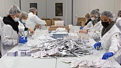 Fabrication d'auto-tests dans une PME française, NG Biotech, le 07/01/2022