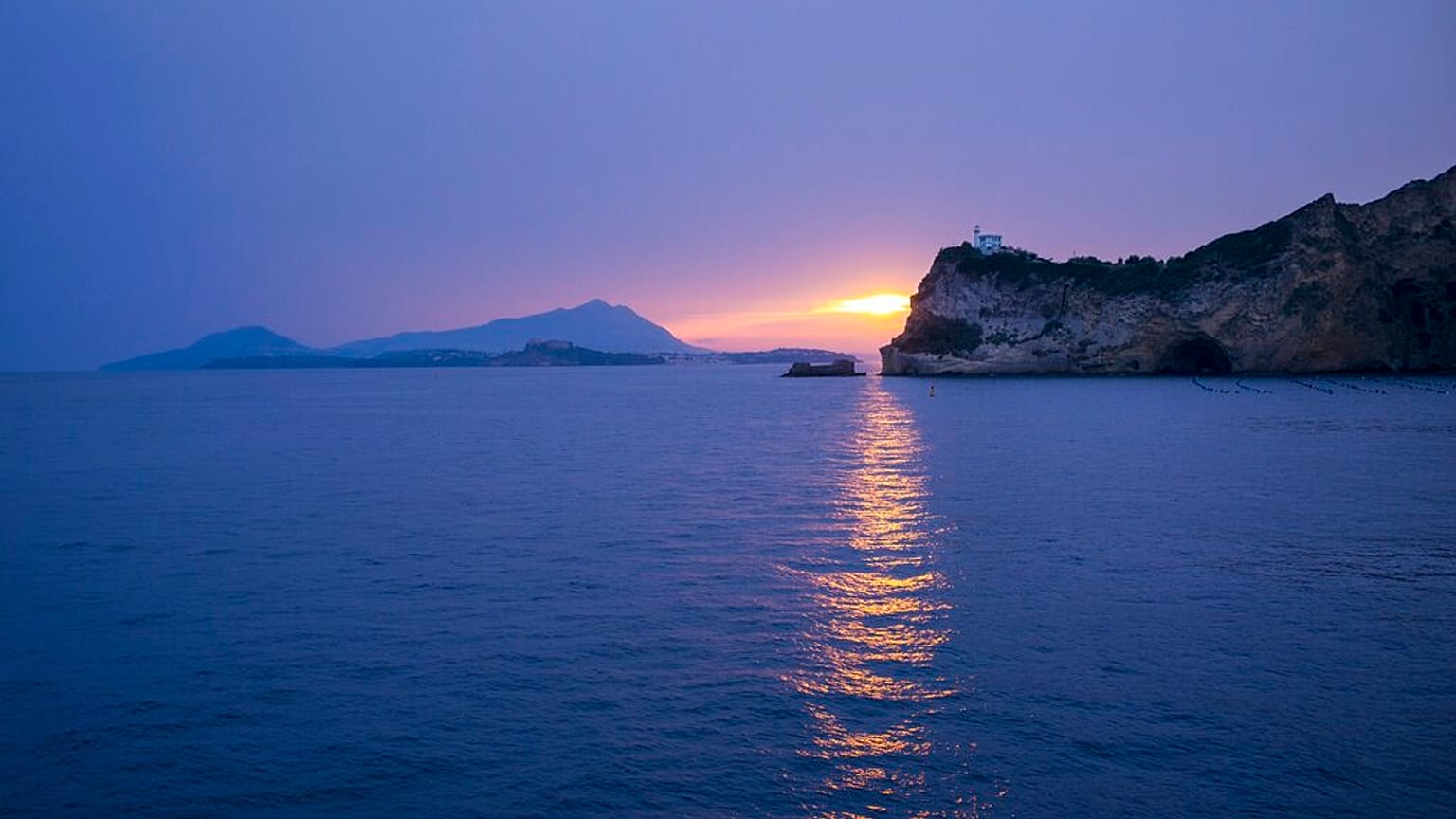 A Nápolyi-öbölben található Procida és Ischia szigetek