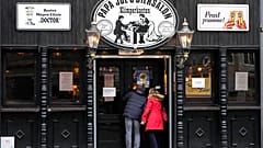 Spontan auf ein Feierabendbierchen? Das geht in Deutschland jetzt nur noch mit einem negativen Testergebnissen - für Genesen und Geimpfte.
