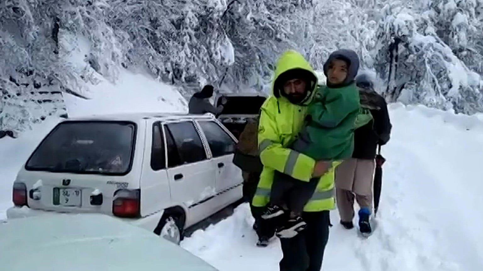 عاصفة ثلجية في باكستان