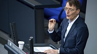 Karl Lauterbach új német egészségügyi miniszter a Bundestag plenáris ülésén