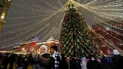 Paris und London recyceln Weihnachtsbäume 
