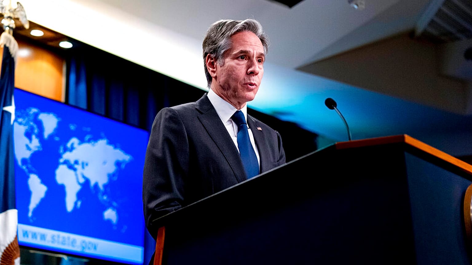 Le secrétaire d'État étasunien Antony Blinken s'exprimant dans la salle de briefing du département d'État à Washington, le vendredi 7 janvier 2022. 