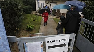 Γονείς έσπευσαν να κάνουν τεστ στα παιδιά τους την Κυριακή