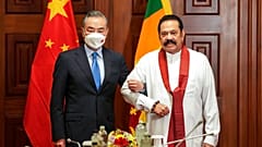 Çin Dışişleri Bakanı Sri Lanka Başbakanı ile beraber