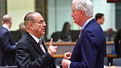Ο υπουργός Εξωτερικών της Κύπρου Ιωάννης Κασουλίδης με τον Μισέλ Μπαρνιέ (φώτο αρχείου)