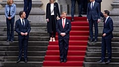 Hollanda'da yeni kabine üyeleri, Noordeinde Sarayı'nda Kral Alexander ile görüşerek yemin etti