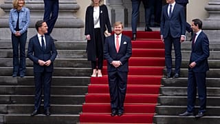 Hollanda'da yeni kabine üyeleri, Noordeinde Sarayı'nda Kral Alexander ile görüşerek yemin etti