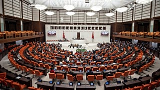 Olası bir seçimde yürütme ve yasamanın farklı partilerde olması yönetim krizine neden olur mu?
