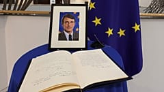 Trauer um EU-Parlamentspräsident David Sassoli